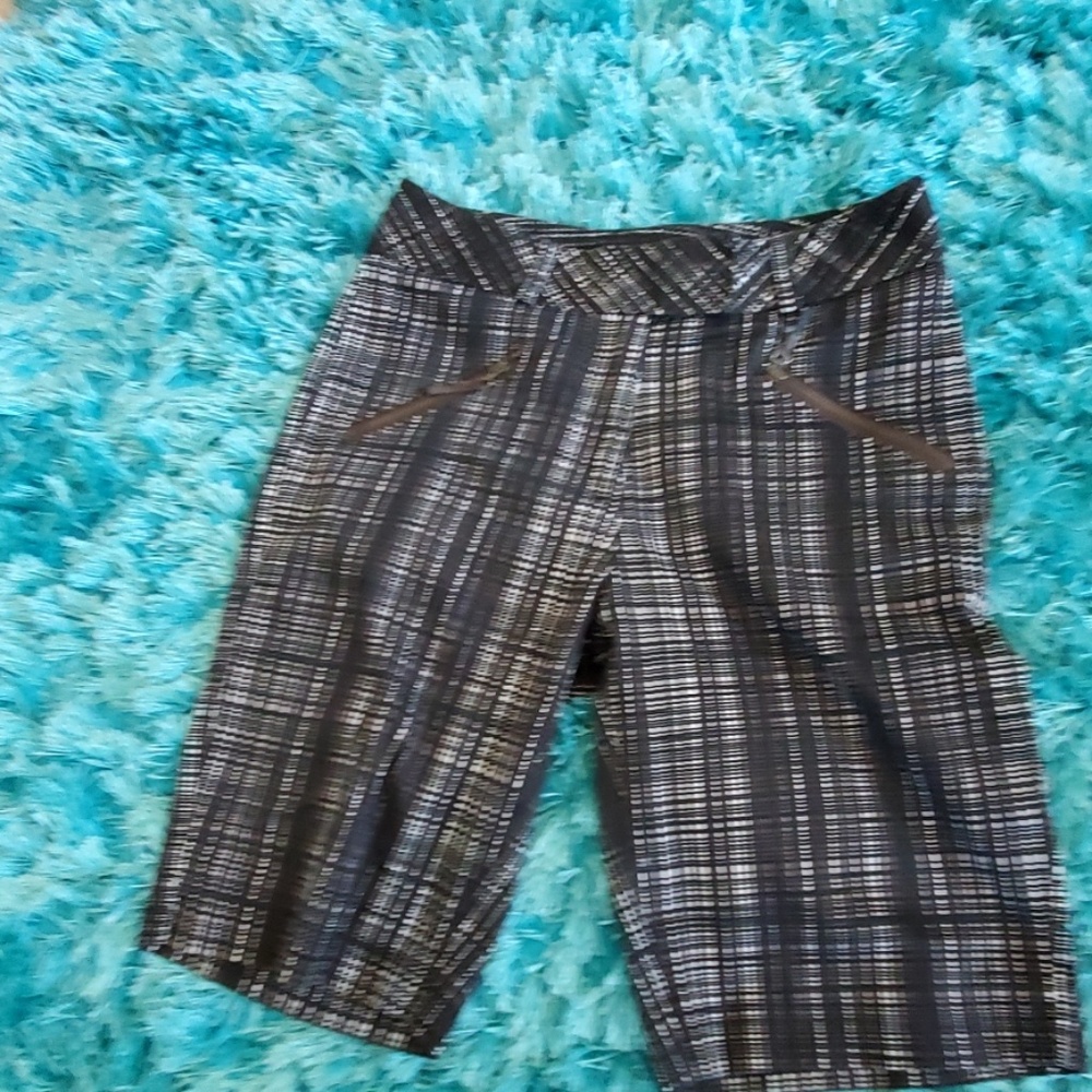 women's sz 4 blain & Cartwright black /brown short